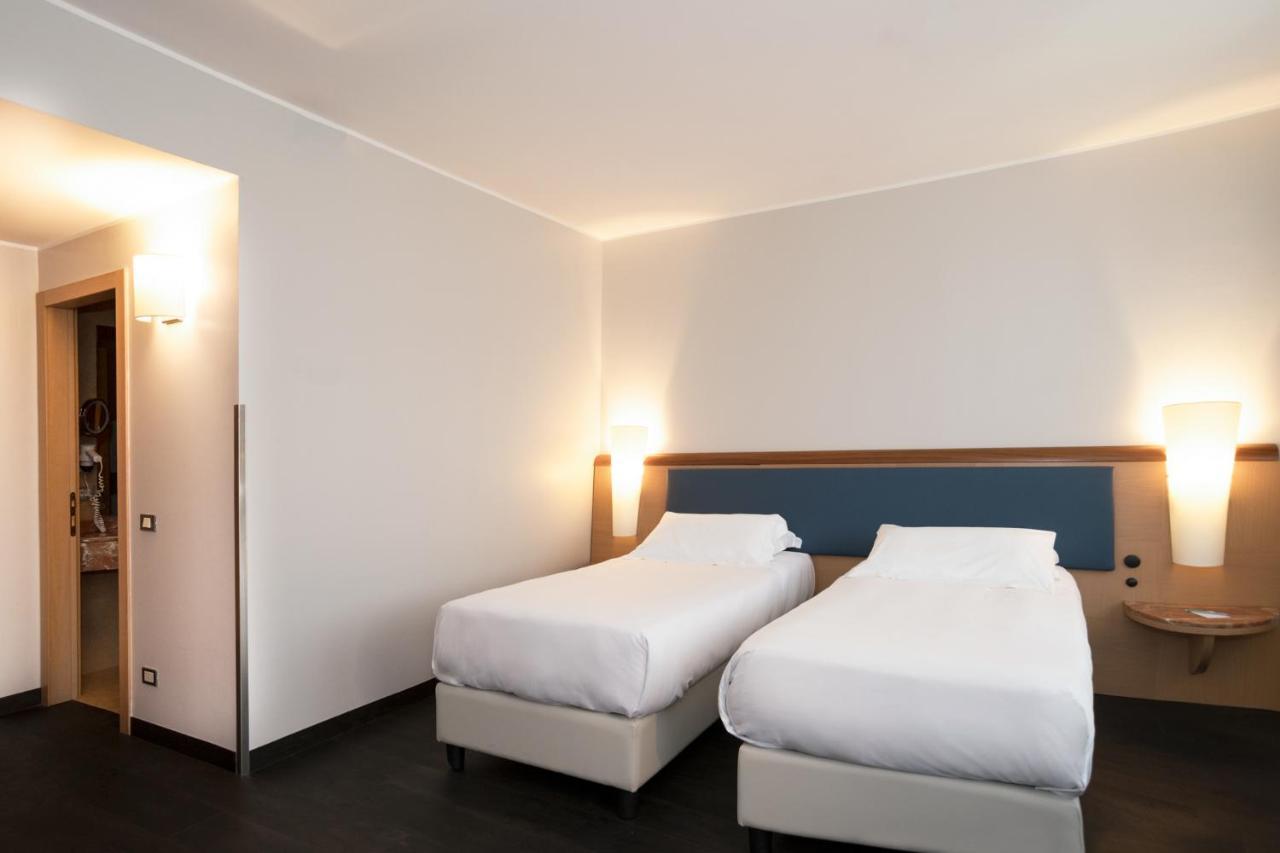 Mercure West