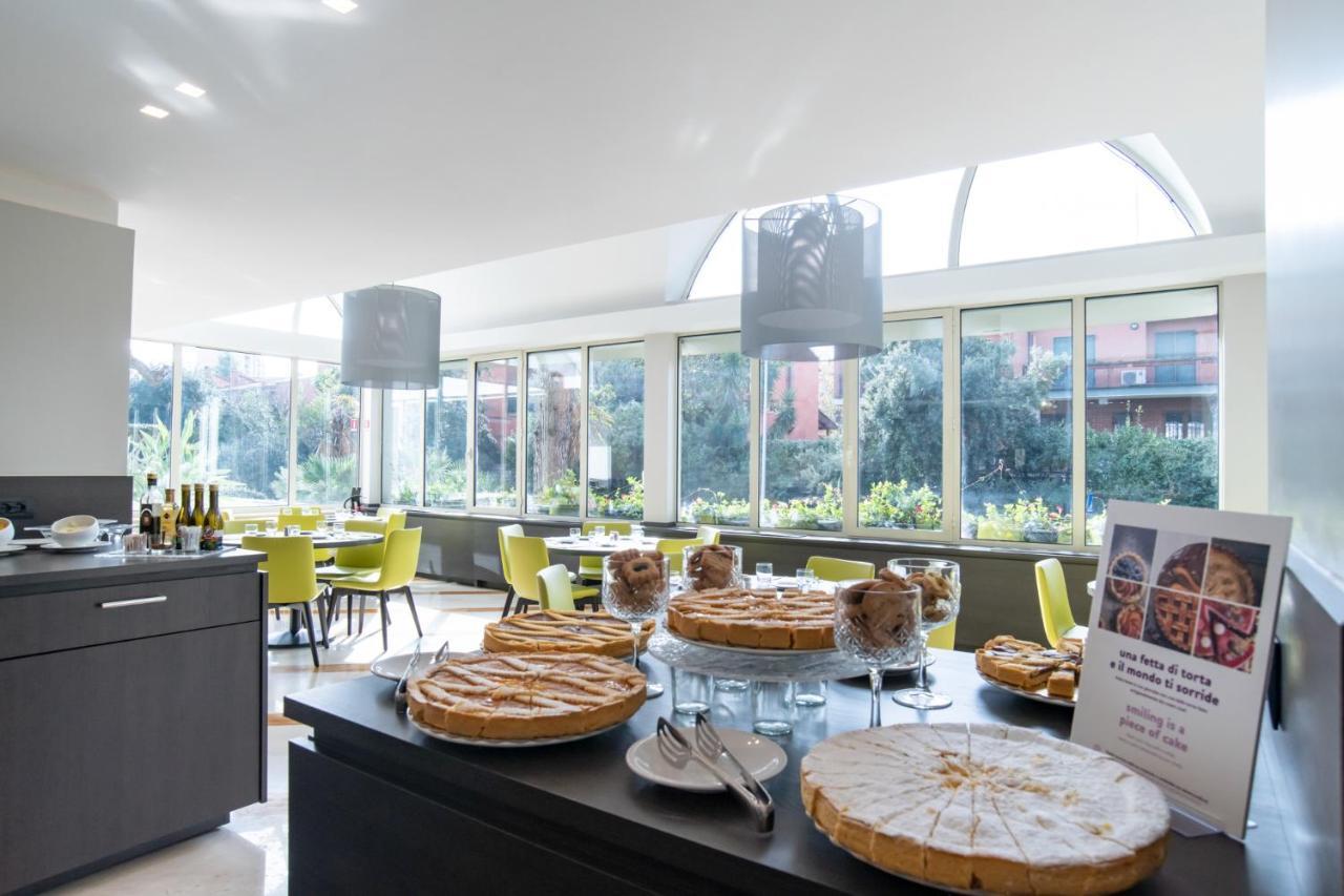 Mercure West Hotel 4*